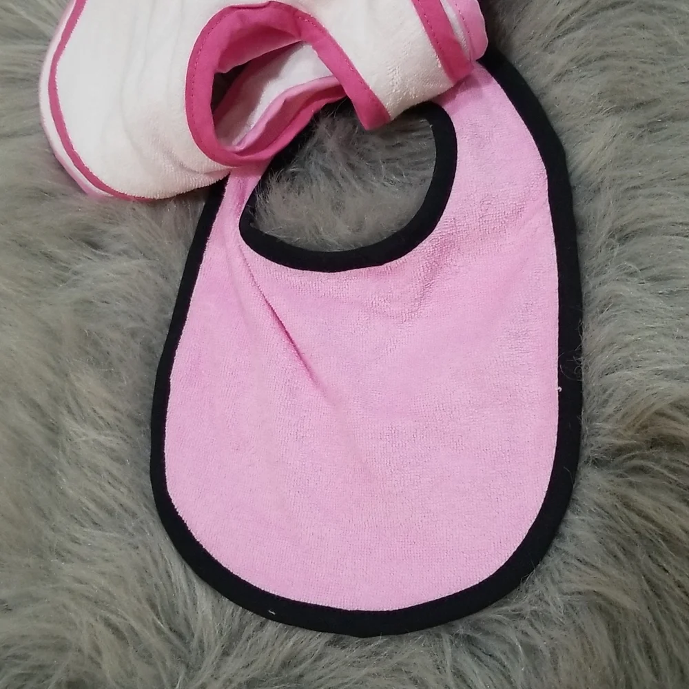 Baby essentials bibs - Picture 4 of 4
